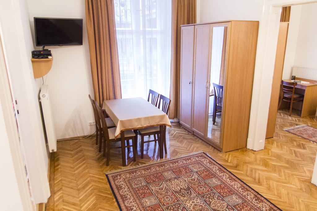 Authentic Budapest Apartment חדר תמונה